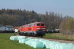 217 022 und 217 011 mit einem Kesselzug in Tling (14.03.2007)