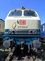 Die Diesellokomotive 217 014-0 im August 2018 im Eisenbahnmuseum Koblenz.