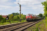 218 422-4 rollt mit dem Mittags EC aus dem Allgäu Lindau entgegen.