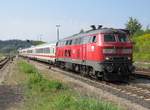 218 476 mit IC 2084 'Nebelhorn' am 05.08.18 bei der Einfahrt in den Bahnhof Kempten.