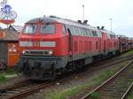 218 181-6 und 218 162-6 erreichen am 02.06.07 mit einem Autoreisezug den Bahnhof Westerland auf Sylt.