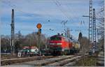 Die DB 218 419-0 und die Westfrankenbahn 218 460-4  Conny  warten auf dem Seedamm in Lindau auf die Ankunft des EC 191 von Zürich um ihn dann für die Fahrt nach München zu übernehmen .

17. März 2019