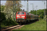 218141-0 fährt hier am 11.5.2006 mit einem Regionalzug in Eifel in Köln West ein.