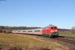 218 824-1 mit dem IC 2084  Nebelhorn  (Oberstdorf-Augsburg Hbf) bei Günzach 2.1.20