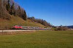 218 424-0 mit dem EC 194 bei Ratholz. 6.1.20