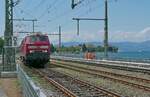 218 484-4 bei der Rangierfahrt auf dem Bodenseedamm in Lindau, um später die Wagen des IC 118, Bludenz - Dortmund, übernehmen zu können (23.06.2021)