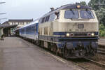 12.6.1993 - Sande Bahnhof - BR 218 255 vor InterRegio IR2587 von Wilhelmshaven nach Hannover (Bild vom Dia).