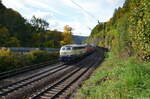 Für mich das Highlight meines Fotoausflugs am 03.10.2022. Doppeltraktion 218er die Geislinger Steige hinauf und dann die Ozeanblau-Beige 218 446-3 vorne. Eine wirklich wunderschöne Lackierung. 