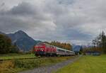 218 414-1 zieht Intercity 2084  Nebelhorn  durch Altstädten (14.10.2022)