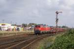 218 157-6 und eine unbekannt gebliebene Schwesterlokomotive erreichen am 24.08.2007 mit einem Autozug Westerland