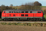 218 465 bei Schwindegg am 4.11.2025 der Südostbayernbahn frisch gewaschen.