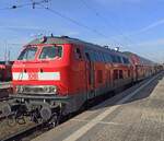 DB Regio RE2 mit der 218 416-6 ( 9280 1218 416-6 D-DB ) an der Spitze ist abfahrbereit in Hof am 7.3.2026. Das Ziel heißt München.