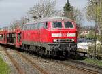 218 837 (218 303) am 24.04.26 mit Leer-Autozug beim Rangieren in Nieb�ll.