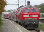 218 453 am 24.04.26 mit RE in Husum auf dem Weg in die Abstellung.