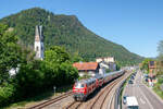 Der IC2012  Allg�u  am 29.05.2026 um 10:45 Uhr bei der Ausfahrt aus Immenstadt in Richtung Kempten. Loks: 218 415-8 und 218 406-7