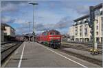 Im noch nicht elektrifizierte Bahnhof von Friedrichshafen verl�sst die DB 218 432-3 mit einem RE der Relation Lindau - Stuttgart den Stadtbahnhof. In Ulm wurde in der Regel die Diesellok gegen eine E- Lok getauscht.   

16. M�rz 2019