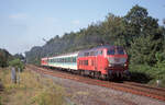 DB 218 144-4 mit RE-10223 von Borken nach Langenberg f�hrt ab vom Bahnhof Rhade, 23.08.2000, Scan 8148.