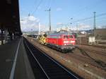 218 272 von DB Services mit Schotterpoliermaschiene am 18.3.2008 durch Gttingen