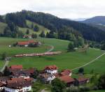 Unbekannte 218 zieht ihren Zug Richtung Lindau.