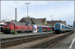 In Lindau Hbf treffen sich IRE 4210 nach Ulm mit 218 360-6 und ALX 86217 nach Mnchen Hbf mit 223 061. Was mich erstaunt ist die Krze der Alex Zge. Whrend dieser noch mit drei Wagen fuhr, waren es beim nchsten ALX 86219 nur noch deren zwei und da kamen eine Menge Leute mit viel Gepck und Fahrrdern. Ob das gereicht hat alle unterzubringen? (26.05.2008)