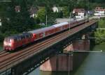 218 156-8 mit dem Tour de Lndle Zug (RE22954) am Hp Neckargemnd Altstadt 24.7.08