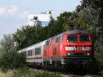Am 19. August 2008 befrdern 218 214 und 218 205 vom Bh Ulm den RE 2013 nach Oberstdorf. Die Aufnahme entstand bei Illertissen .