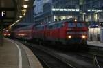 218 422 und 418 mit RE 27013 am 10.12.2008 in Mnchen Hbf.