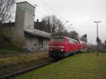 218 102-2 fhrt am 13.12.08 mit RE 21412 Hamburg Hbf - Lbeck Hbf in Reinfeld (Holst.) auf Gl.