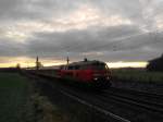 218 339-0 zieht am 27.12.08 kurz nach Sonnenaufgang einen Lr SDZ von Lbeck Hbf Richtung Hamburg Hbf.