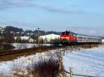 Die 218 421 am 14.02.2009 mit dem IC Rottalerland unterwegs auf der Rottalbahn bei Pfarrkirchen.