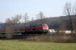 Regionalexpress 4840 von Heilbronn nach Mannheim bei Mauer in der klassischen Form mit einer 218 in die eine Richtung und einem Steuerwagen in die andere. Bild aufgenommen am 31.03.09.