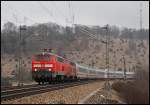 218 164 und 218 156 ziehen einen InterCity nach Stuttgart. Aufgenommen am 27.Dez 2008 bei Usrpring.