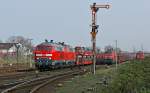 218 315-0 und 218 376-2 ziehen am 14.04.2009 einen Autozug in ihren Endbahnhof Westerland.