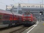 Die 218 405 am 08.11.2008 neben dem Railjet in Mnchen Hbf.