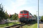 Und wieder eine 218.1 auf dem Chip, die bald Fristablauf hat, die von mir noch nie fotografierte 218 166-7, welche am 21. Juli 2009 eine RB von Oberlenningen nach Wendlingen nachschiebt. Aufgenommen bei Dettingen.