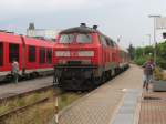 Whrend die Kielerwoche htte ich das Glck das es nicht nur BR 648 gab zwischen Kiel und Flensburg. Hier fahrt die 218 460-4 mit RB 19716 Kiel-Flensburg ab auf Bahnhof Sderbrarup am 24-6-2007.