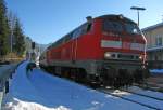 218 224 fhrt am 10.Januar 2009 mit einem Leerzug durch den Bahnhof Oberstaufen im Allgu. 