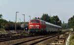 218 213-7 und eine Schwesterlokomotive ziehen am 27.07.2009 in Hemmingstedt einen IC Richtung Sden.