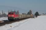 218 272-3 und 343-2 mit dem DGS 88296 (Schaffhausen-Wilchingen Hallau) am 16. Februar 2010 bei Neunkirch.