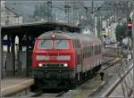 218 408-3 begibt sich am 20.03.10 mit ihren beiden Wagen als RB 12633 auf die Strecke der Hunsrckbahn von Boppard Hbf nach Emmelshausen. (Hans)