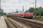 218 423-8 mit dem Mhldorfer am 30.07.2010 durch Mnchen-Heimeranplatz