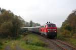 218 470 am 23.10.2010 bei Frankenberg (Eder) mit dem Ersten Pendelzug nach Herzhausen