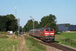 Mit dem RE 32698 von Mnchen nach Memmingen am Haken passiert die Kemptener 218 490 den Bahnhof von Stetten (Schwab) am 09.