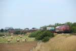 218 379-6 und eine weitere 218 mit einem Sylt Shuttle in Keitum am 07.07.2012