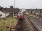 Whrend des Bahnhofsumbaus befand sich in Euskirchen eine provisorische Fussgngerberfhrung. Von dort ergab sich ein super berblick ber das dortige Betriebsgeschehen, als am 24. Oktober 2009 218 151 mit dem RE12 nach Trier Hbf einfhrt.