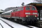 218 833-2 mit IC2423(Urlaubsexpress  Mecklenburg-Vorpommern )von Seebad Heringsdorf nach Kln Hbf kurz vor der Ausfahrt im Seebad Heringsdorf.30.03.2013  