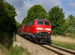 Die 218 433 mit einer RB am 18.05.2013 unterwegs bei Dorfen.