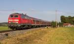 Last but not least noch eine 218 in Sontheim: 218 454-7 vom Werk Kempten beschleunigt ihren RE 57444 (Mnchen Hbf - Memmingen) nach dem Halt in Sontheim (Schwab) wieder, um in wenigen Minuten