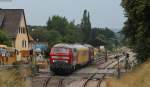 218 480-2 und 218 387-9 mit dem MESF 48120 (Freiburg(Brsg)Hbf-Donaueschingen) bei in Lffingen 17.7.13