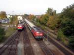 218 276 mit RE 454 und 232 437 in Maxhtte-Haidhof (19.10.2006)